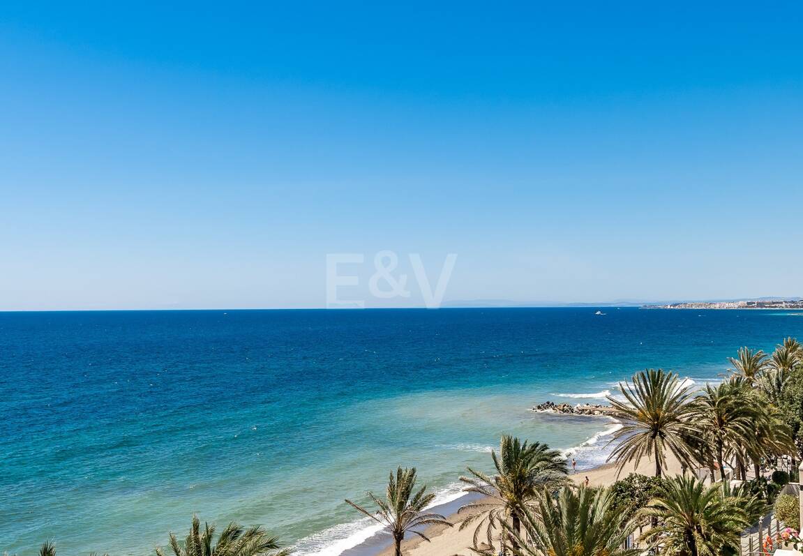 Lyxig Beachfront Lägenhet i den prestigefyllda urbaniseringen Mare Nostrum