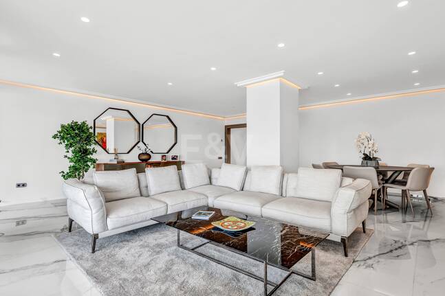 Lyxig Beachfront Lägenhet i den prestigefyllda urbaniseringen Mare Nostrum