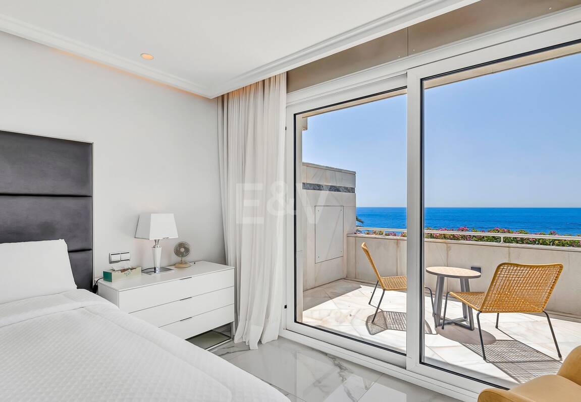 Lyxig Beachfront Lägenhet i den prestigefyllda urbaniseringen Mare Nostrum