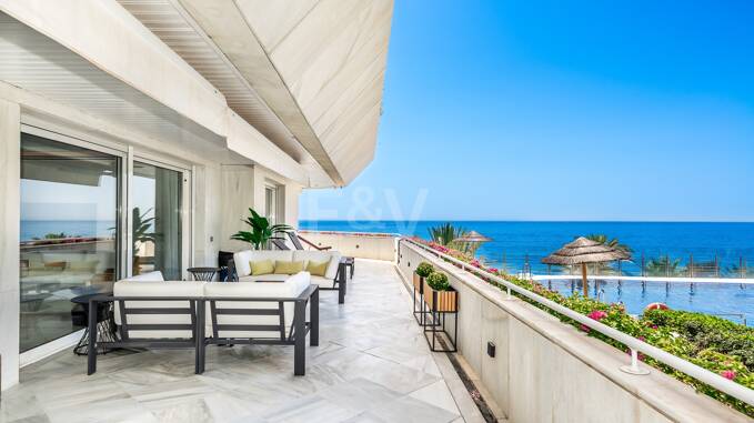 Luxueux Appartement en bord de mer dans l'urbanisation prestigieuse Mare Nostrum