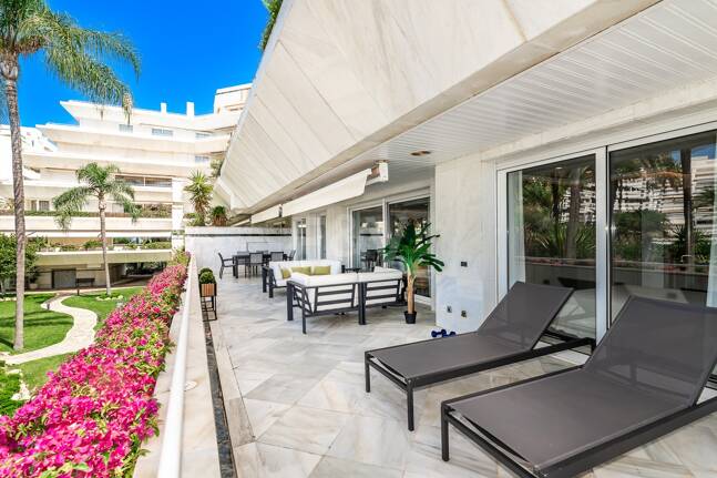 Lyxig Beachfront Lägenhet i den prestigefyllda urbaniseringen Mare Nostrum