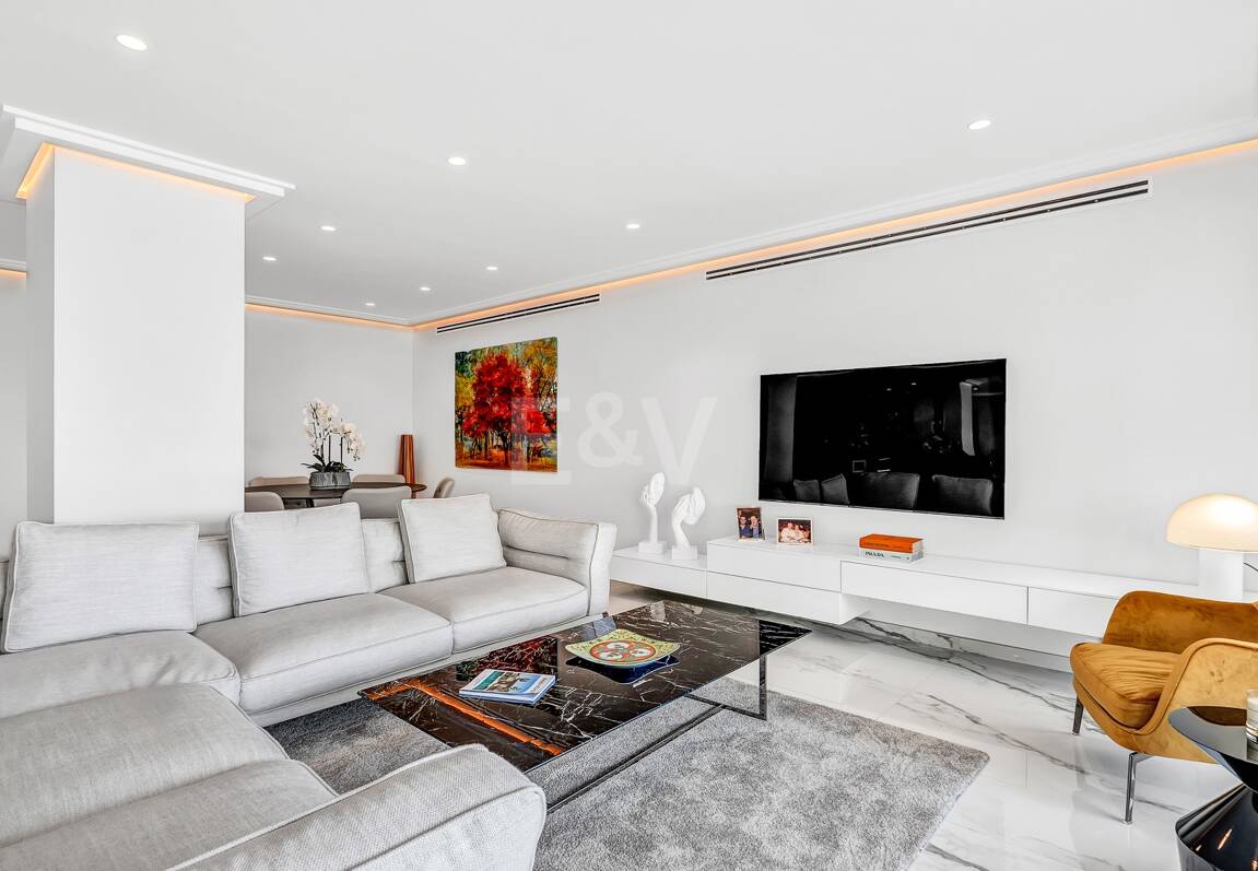 Lyxig Beachfront Lägenhet i den prestigefyllda urbaniseringen Mare Nostrum