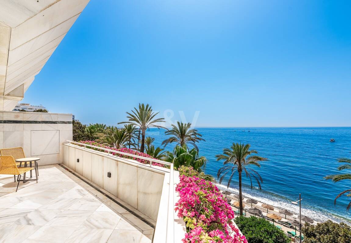 Lyxig Beachfront Lägenhet i den prestigefyllda urbaniseringen Mare Nostrum