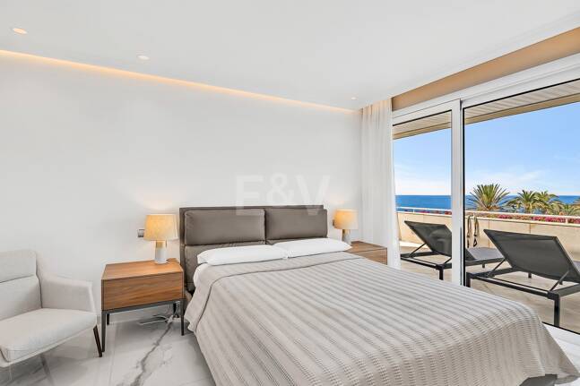 Lyxig Beachfront Lägenhet i den prestigefyllda urbaniseringen Mare Nostrum