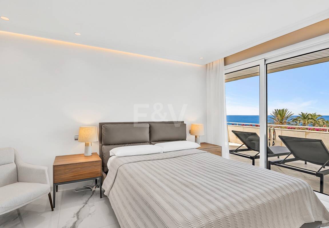 Lyxig Beachfront Lägenhet i den prestigefyllda urbaniseringen Mare Nostrum