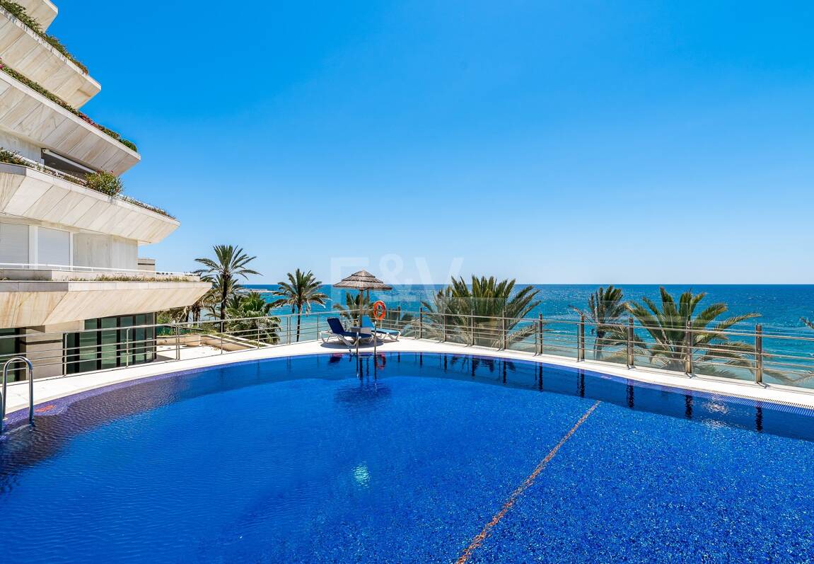 Lyxig Beachfront Lägenhet i den prestigefyllda urbaniseringen Mare Nostrum