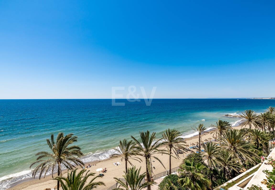 Lyxig Beachfront Lägenhet i den prestigefyllda urbaniseringen Mare Nostrum