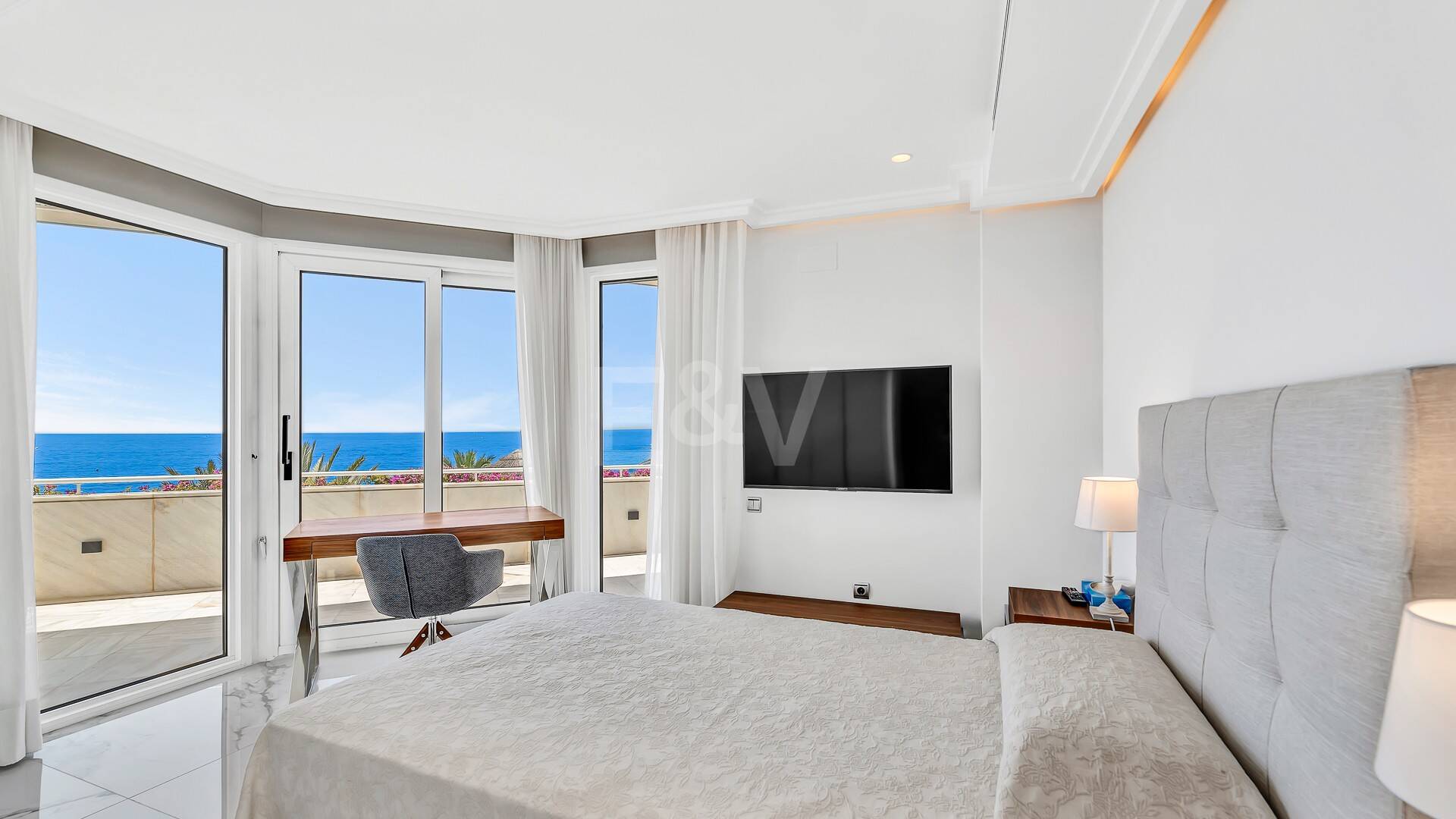 Lyxig Beachfront Lägenhet i den prestigefyllda urbaniseringen Mare Nostrum