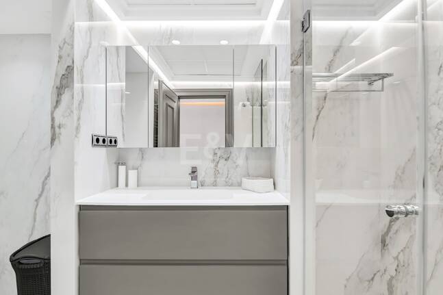 Lyxig Beachfront Lägenhet i den prestigefyllda urbaniseringen Mare Nostrum