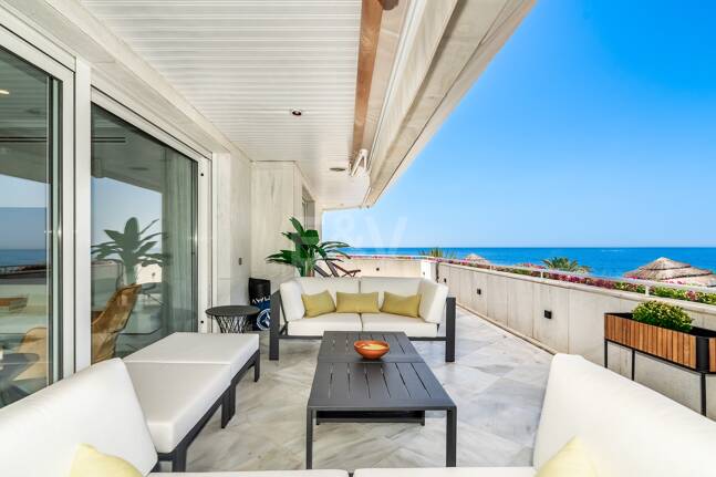 Lyxig Beachfront Lägenhet i den prestigefyllda urbaniseringen Mare Nostrum