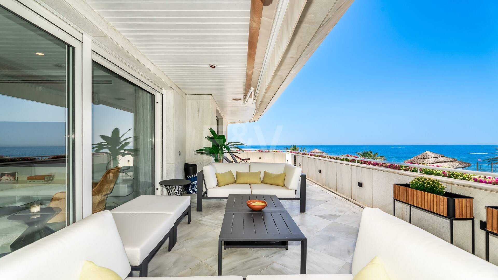 Lyxig Beachfront Lägenhet i den prestigefyllda urbaniseringen Mare Nostrum