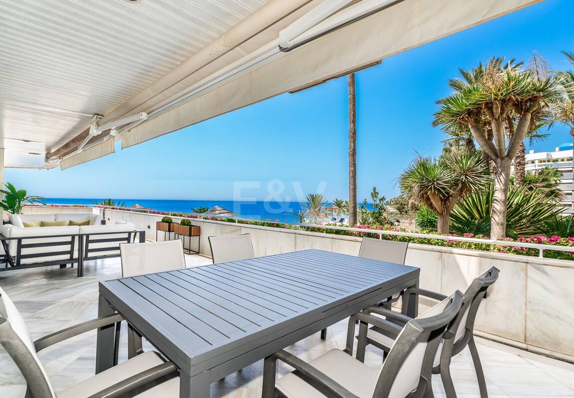 Lyxig Beachfront Lägenhet i den prestigefyllda urbaniseringen Mare Nostrum