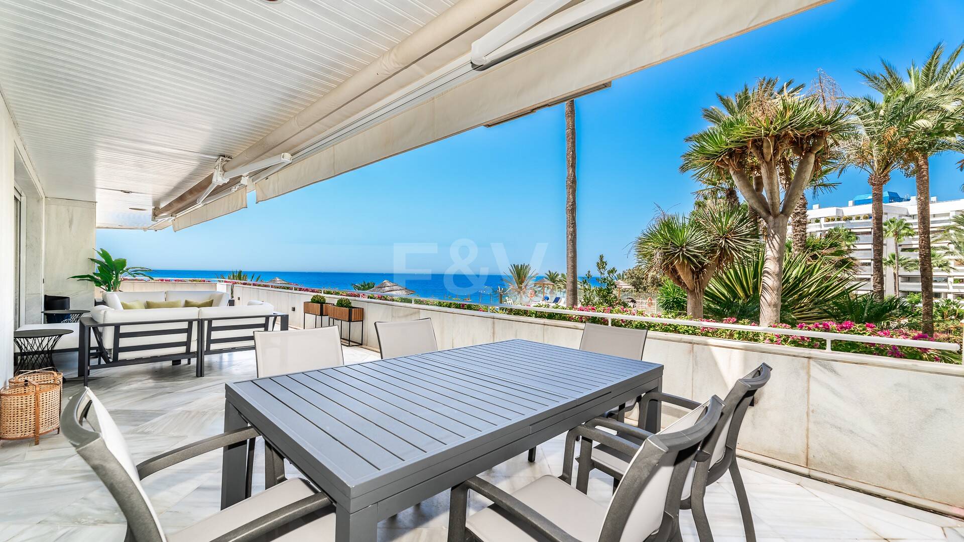 Lyxig Beachfront Lägenhet i den prestigefyllda urbaniseringen Mare Nostrum