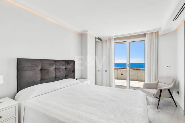 Lyxig Beachfront Lägenhet i den prestigefyllda urbaniseringen Mare Nostrum