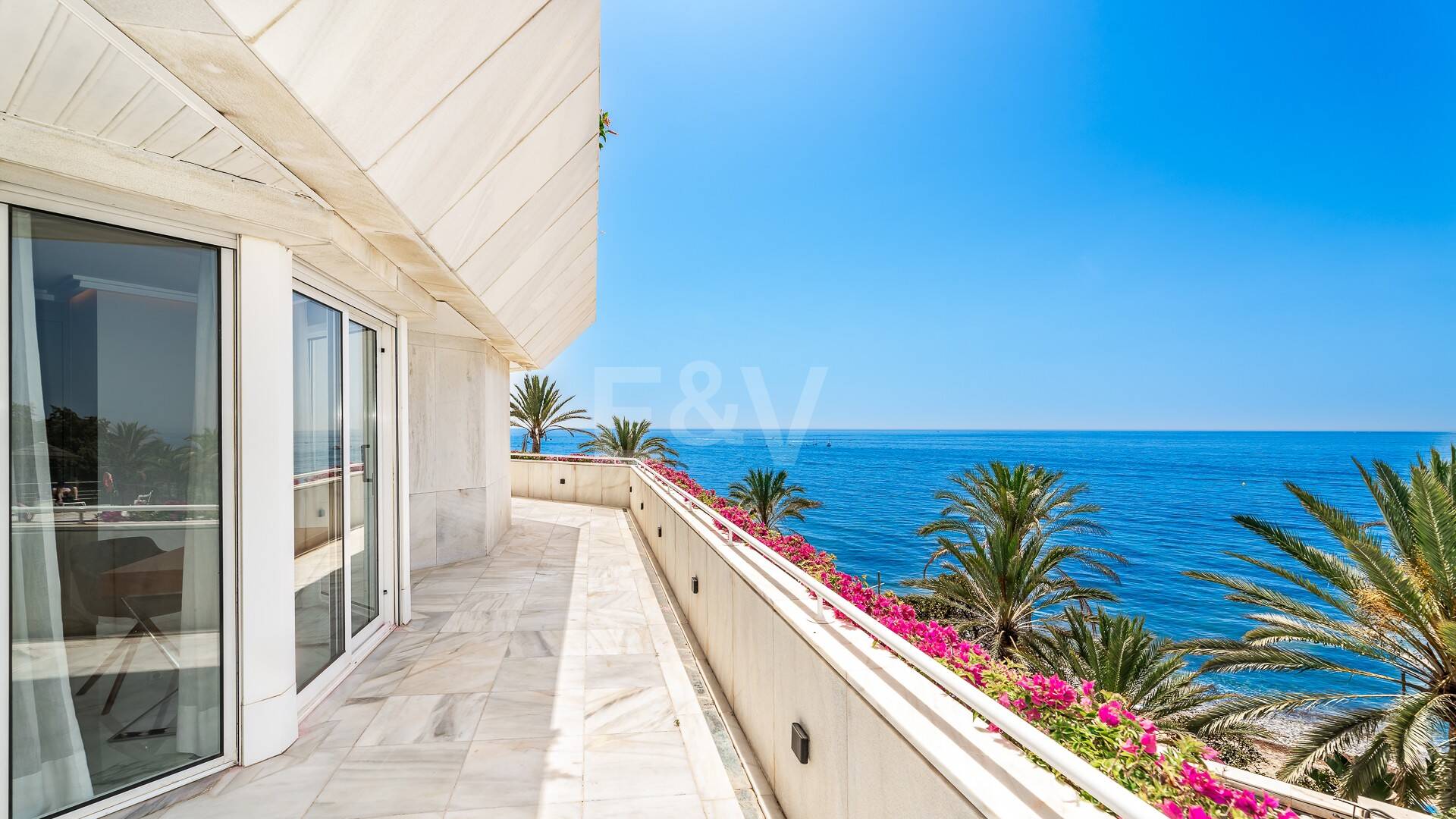 Lyxig Beachfront Lägenhet i den prestigefyllda urbaniseringen Mare Nostrum