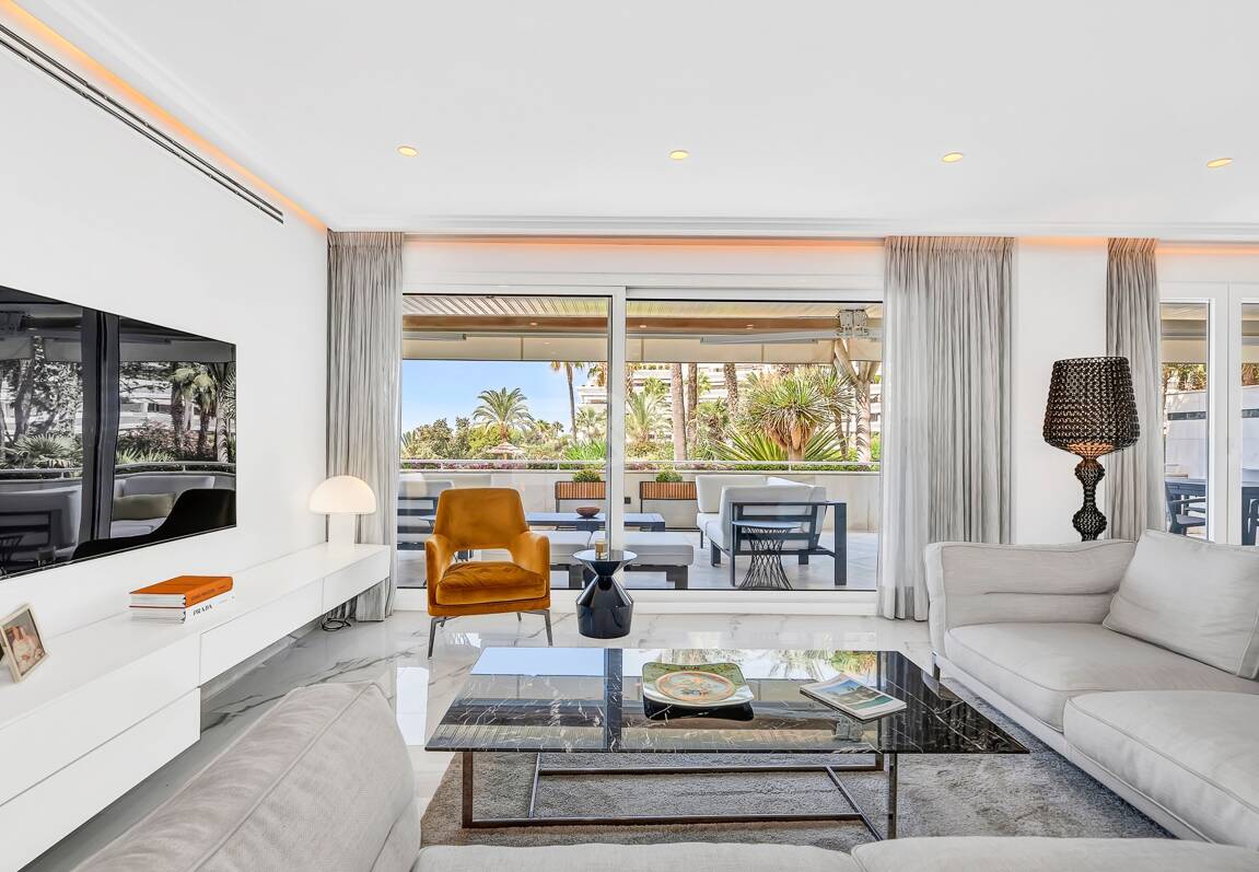 Lyxig Beachfront Lägenhet i den prestigefyllda urbaniseringen Mare Nostrum