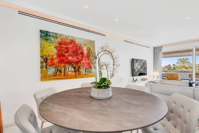 Lyxig Beachfront Lägenhet i den prestigefyllda urbaniseringen Mare Nostrum