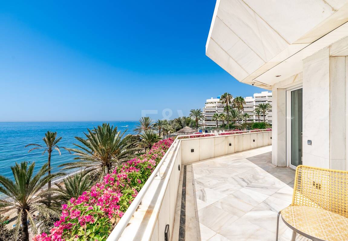 Lyxig Beachfront Lägenhet i den prestigefyllda urbaniseringen Mare Nostrum