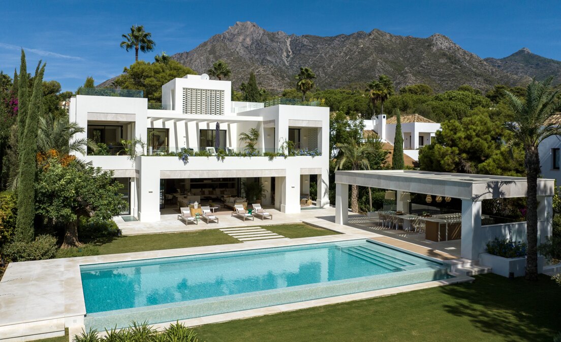 Spectacular Villa in Altos Reales: Elite Living on Marbella's Golden Mile