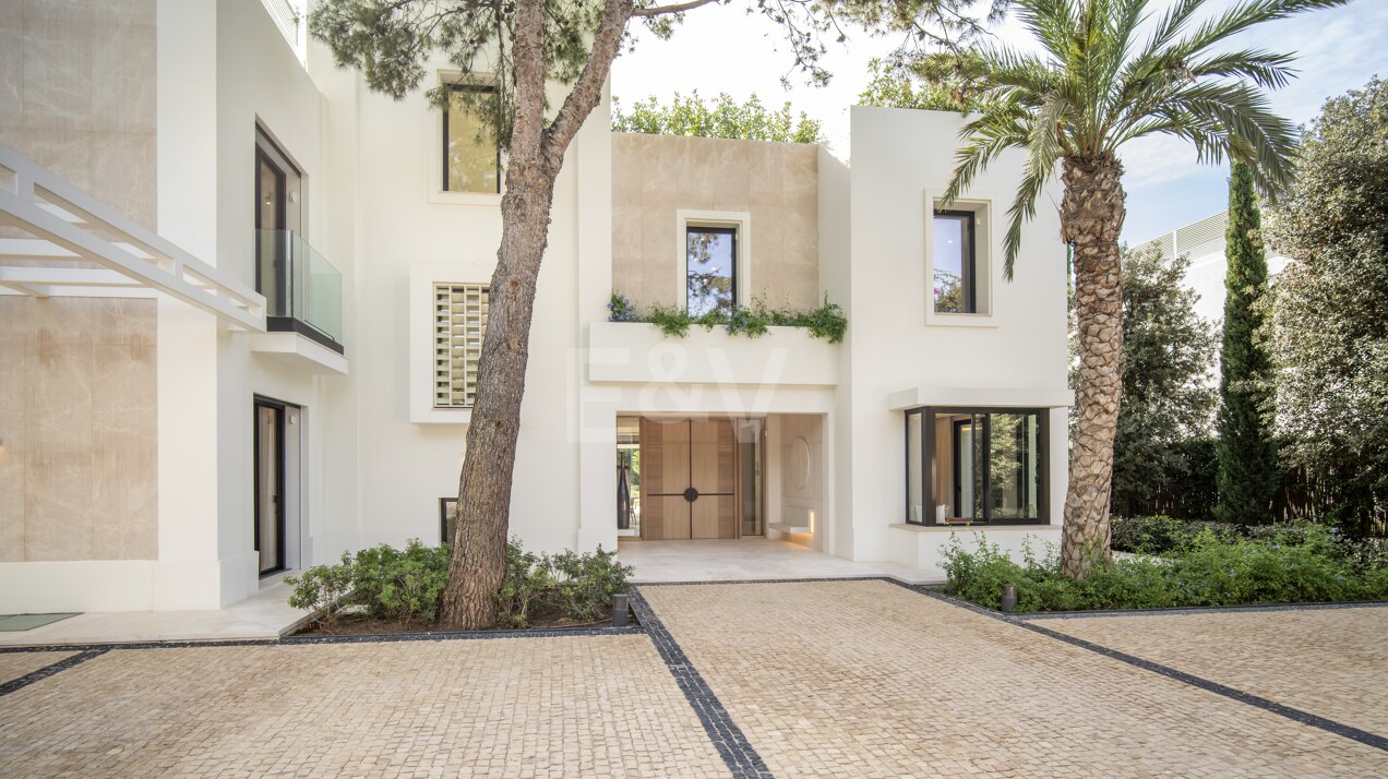 Espectacular Villa en Altos Reales: Vida de élite en la Milla de Oro de Marbella