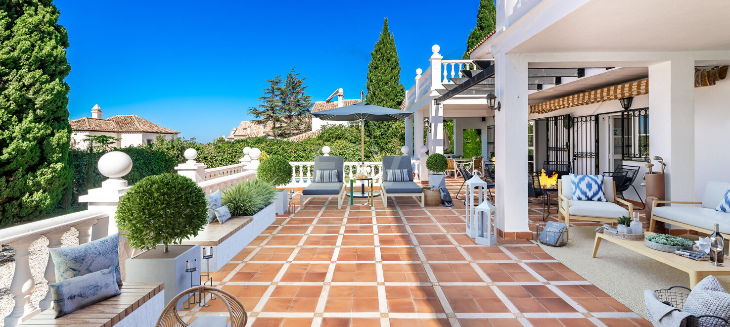 Encantadora villa con vistas al mar en Valdeolletas, la zona alta de la ciudad de Marbella