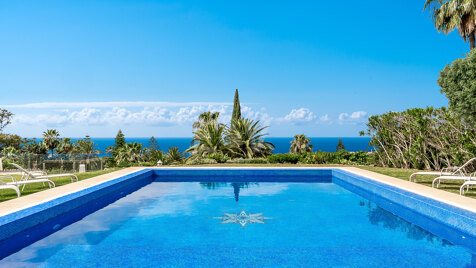 Ibiza-Style Villa i Hacienda Las Chapas med tropisk trädgård