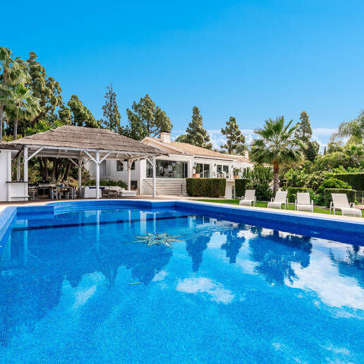 Ibiza-Style Villa in Hacienda Las Chapas with Tropical Garden