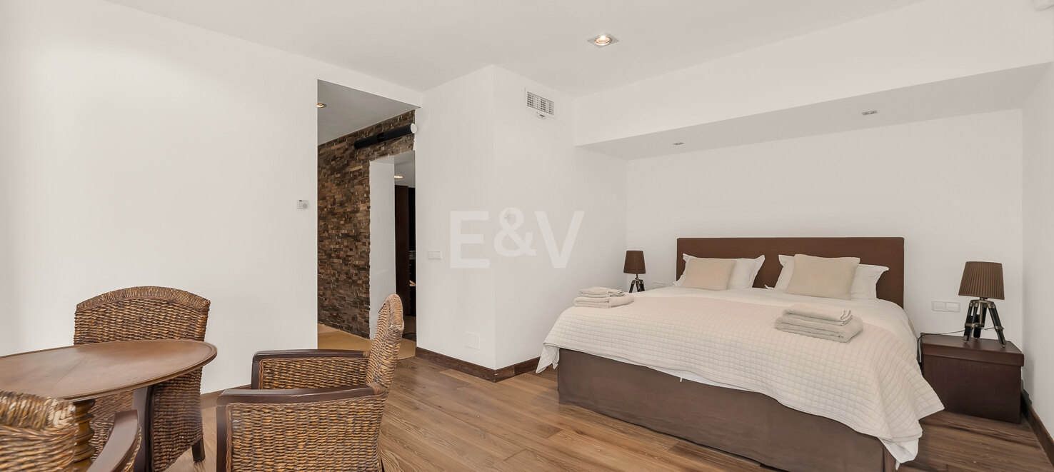Ibiza-Style Villa i Hacienda Las Chapas med tropisk trädgård