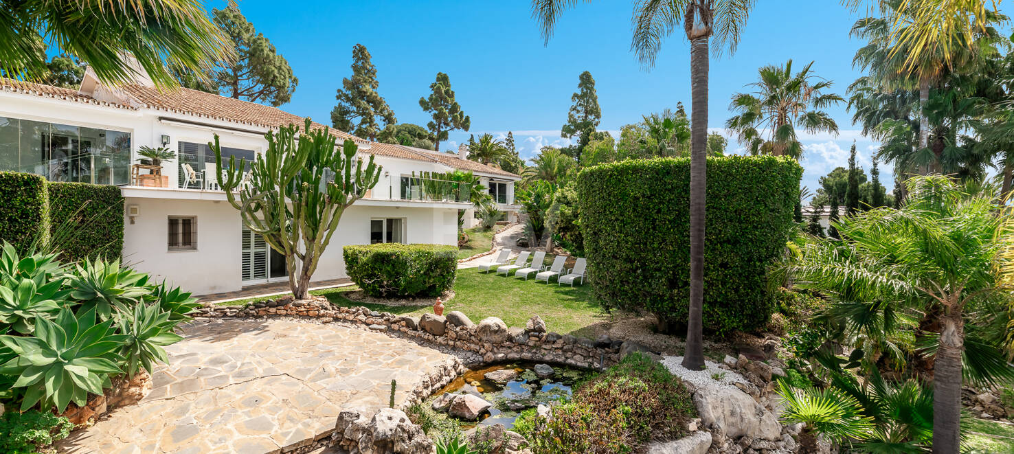Ibiza-Style Villa in Hacienda Las Chapas with Tropical Garden