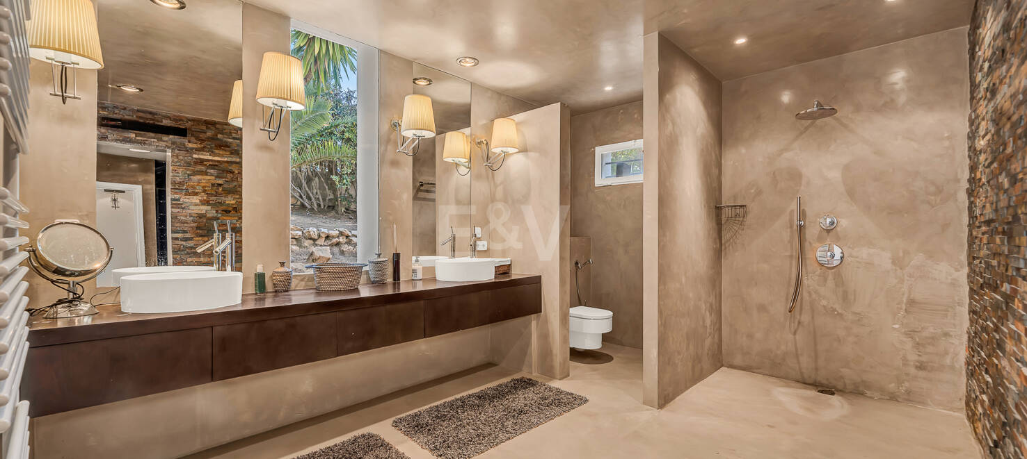 Ibiza-Style Villa in Hacienda Las Chapas with Tropical Garden
