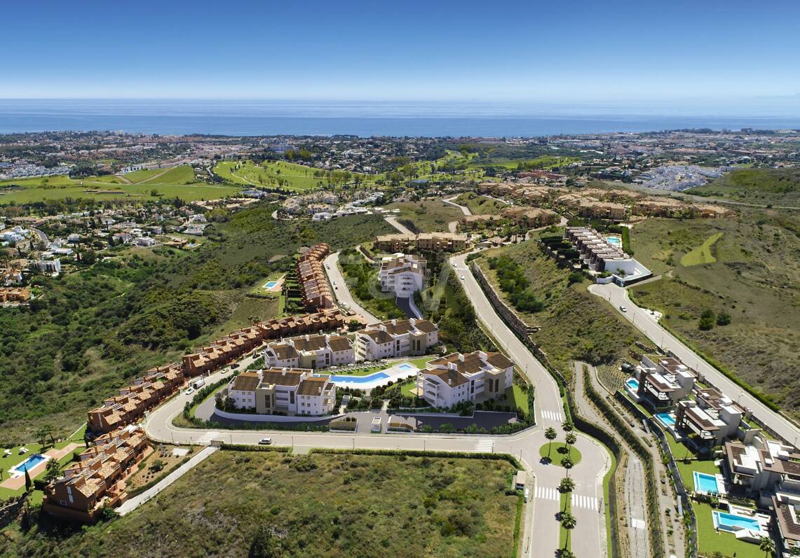 Elegante Apartamento Nuevo en Paraiso Alto con Vistas al Mar y al Golf