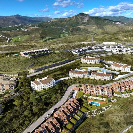 Stylish New Apartment in Paraiso Alto with Sea and Golf Views