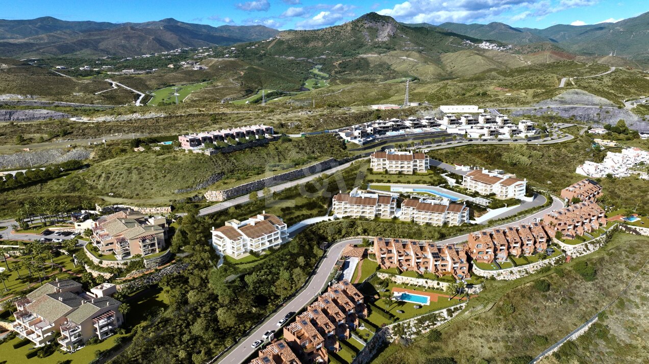 Elegante Apartamento Nuevo en Paraiso Alto con Vistas al Mar y al Golf