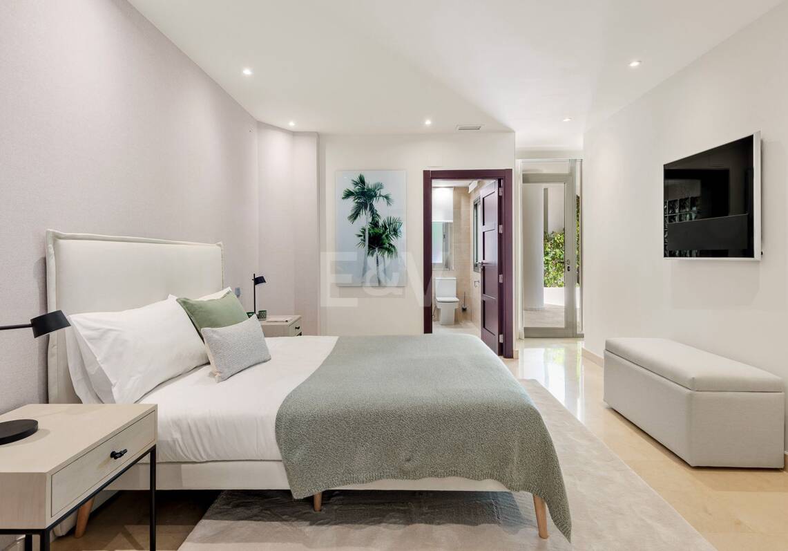 Villa next to Las Brisas Golf - Nueva Andalucia