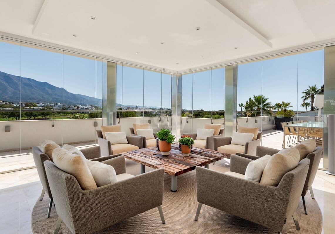 Villa next to Las Brisas Golf - Nueva Andalucia