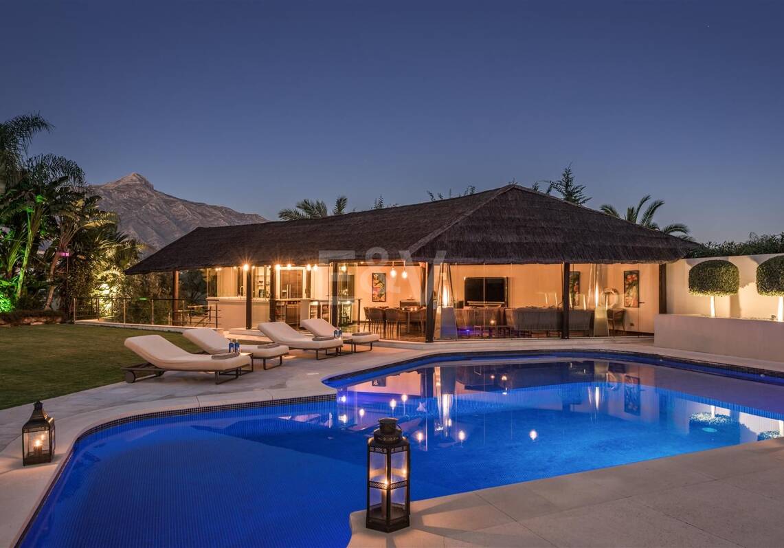 Villa next to Las Brisas Golf - Nueva Andalucia