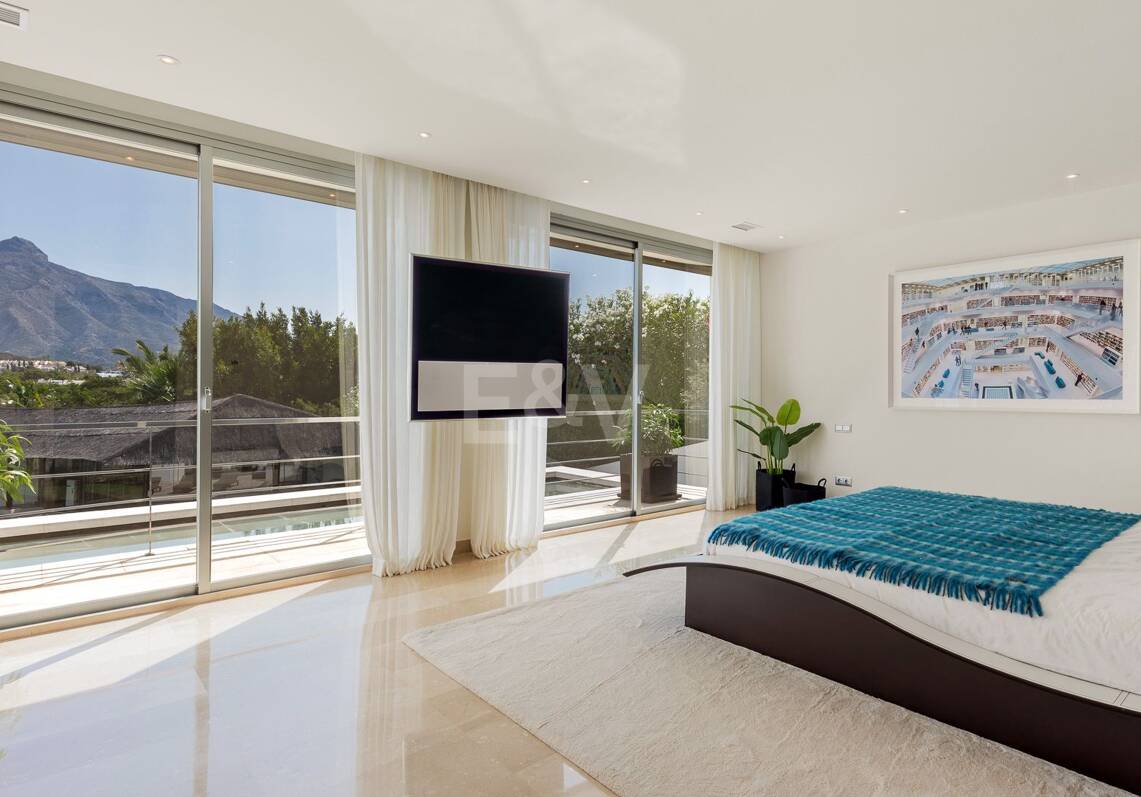 Villa next to Las Brisas Golf - Nueva Andalucia
