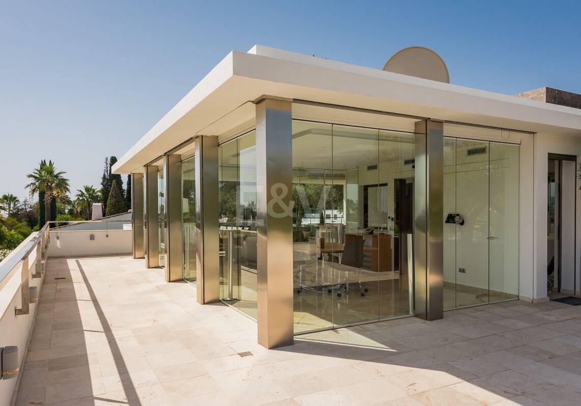 Villa next to Las Brisas Golf - Nueva Andalucia