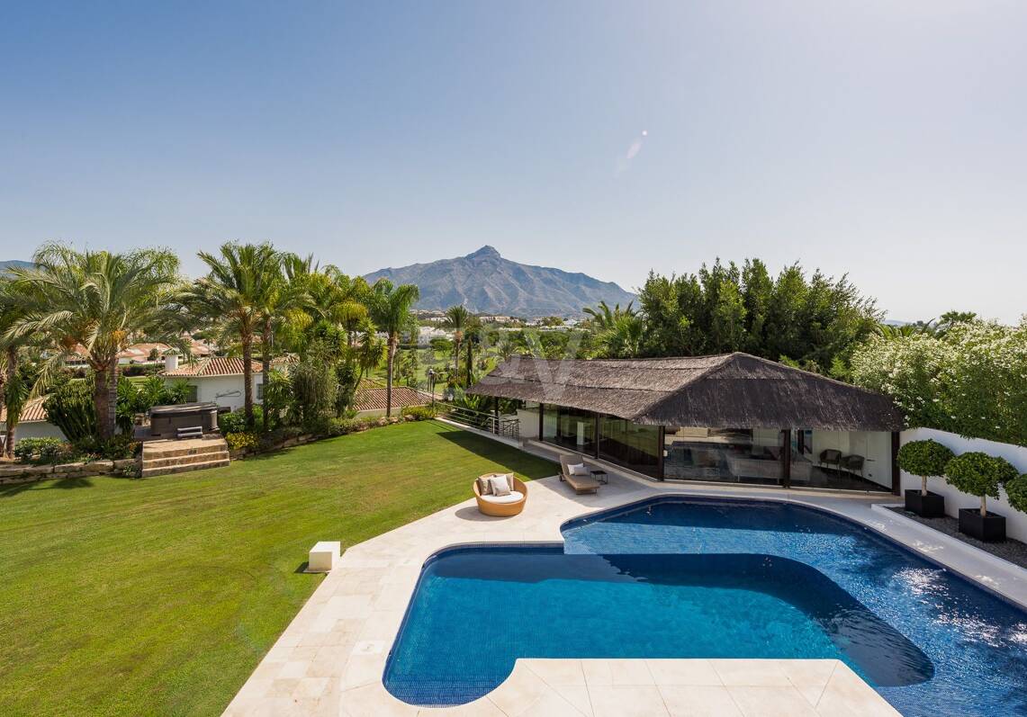 Villa next to Las Brisas Golf - Nueva Andalucia