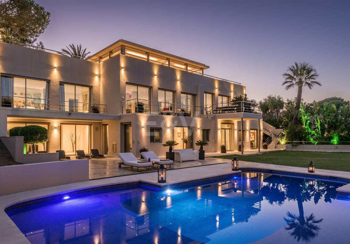 Villa next to Las Brisas Golf - Nueva Andalucia