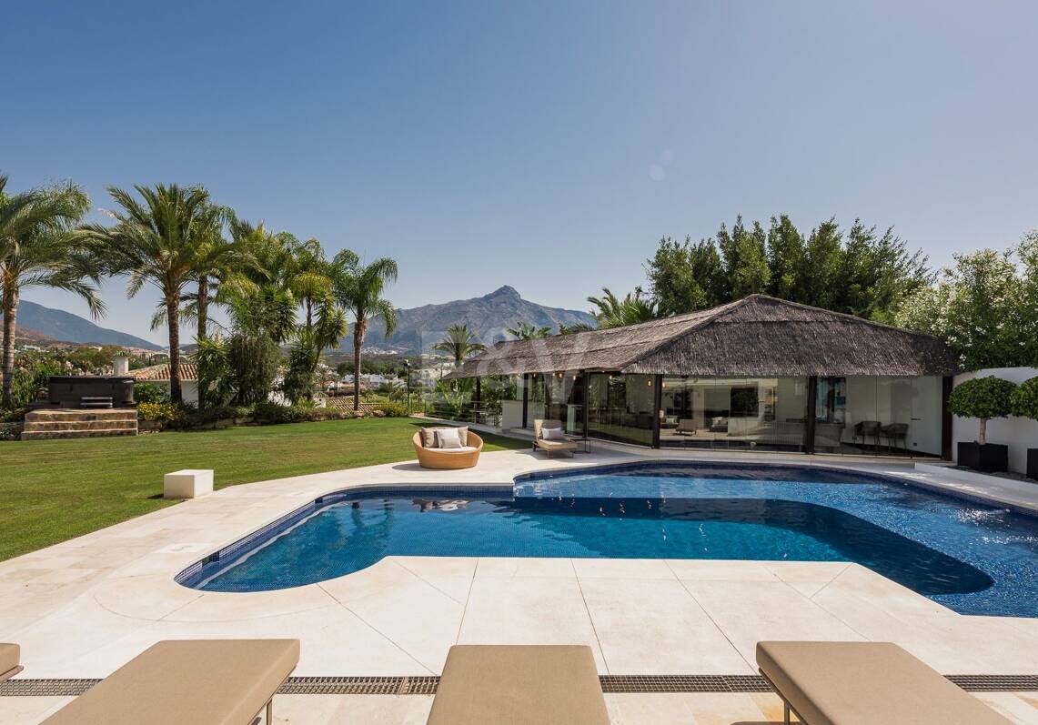 Villa next to Las Brisas Golf - Nueva Andalucia