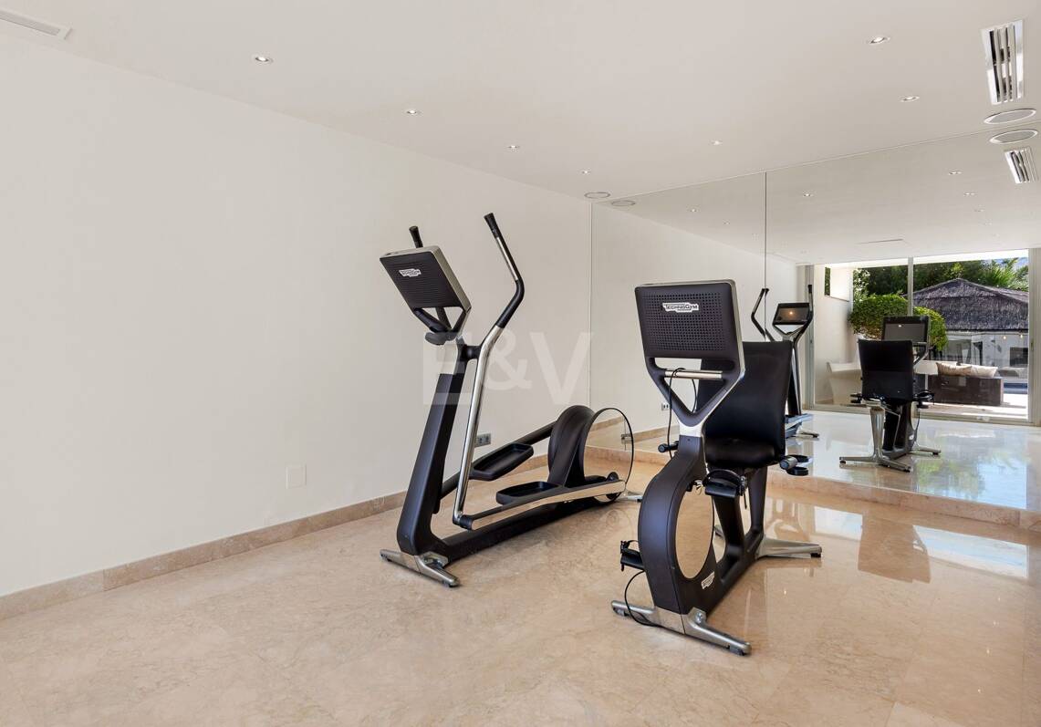 Villa next to Las Brisas Golf - Nueva Andalucia