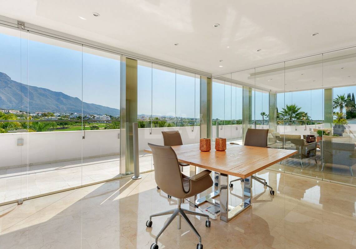 Villa next to Las Brisas Golf - Nueva Andalucia
