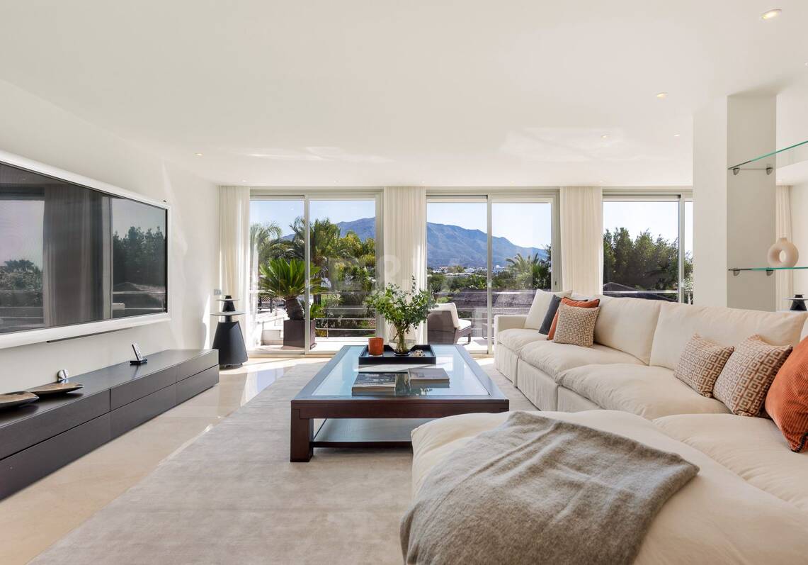 Villa next to Las Brisas Golf - Nueva Andalucia
