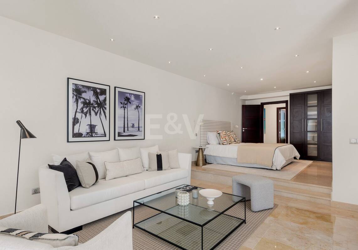 Villa next to Las Brisas Golf - Nueva Andalucia