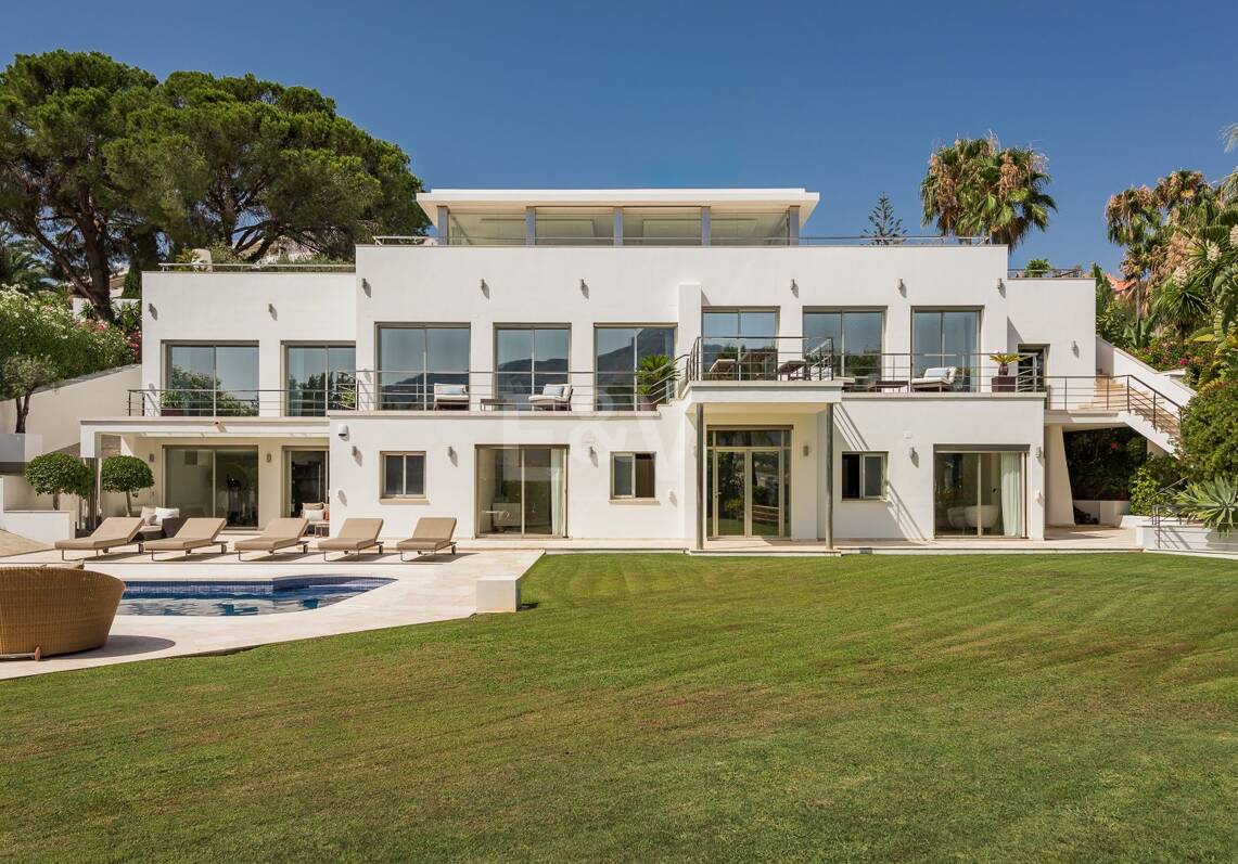 Villa next to Las Brisas Golf - Nueva Andalucia