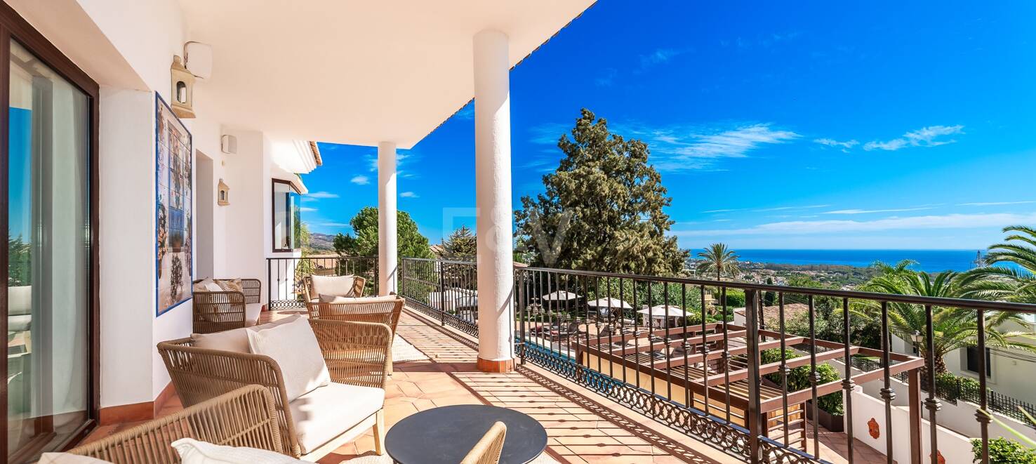 Dream Villa with Panoramic Views in El Rosario
