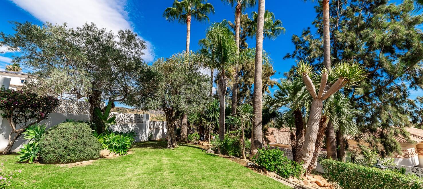 Dream Villa with Panoramic Views in El Rosario