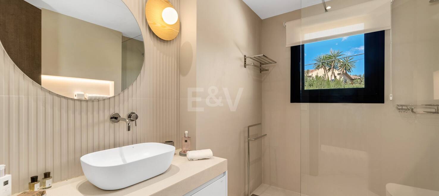 Dream Villa with Panoramic Views in El Rosario