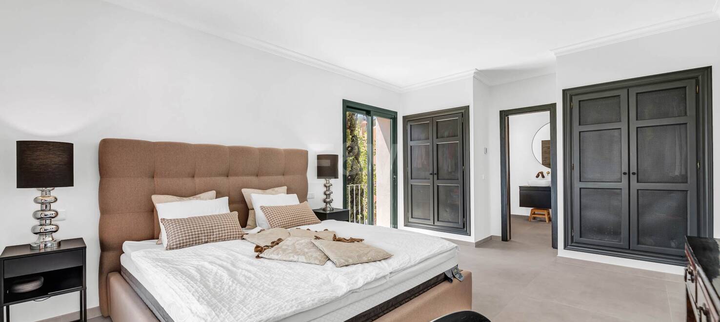 Spacious apartment with sea views in La Quinta golf resort